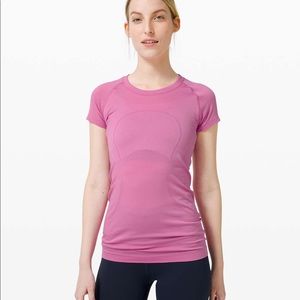 NWT Lululemon Swiftly Tech
Magenta Glow